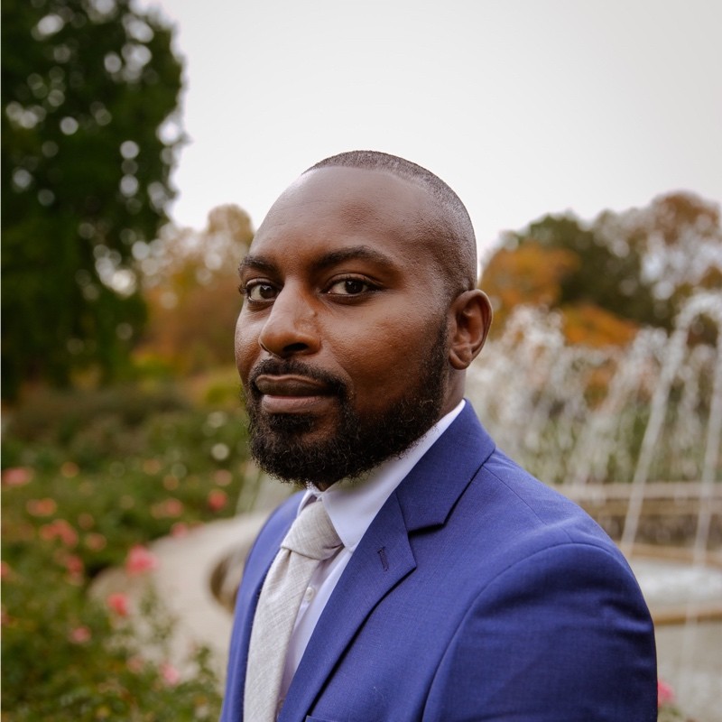 Julio Graham headshot